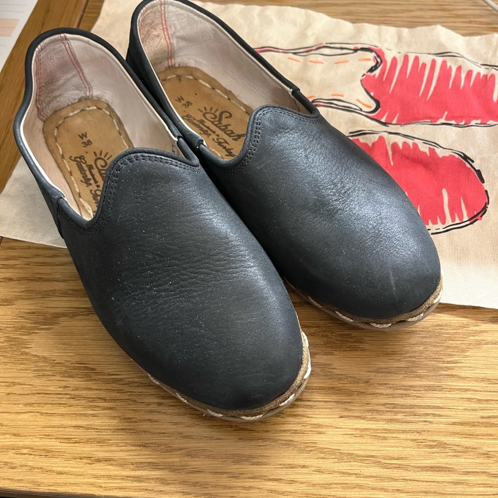 Black Leather Women’s Sabah Slip on flats